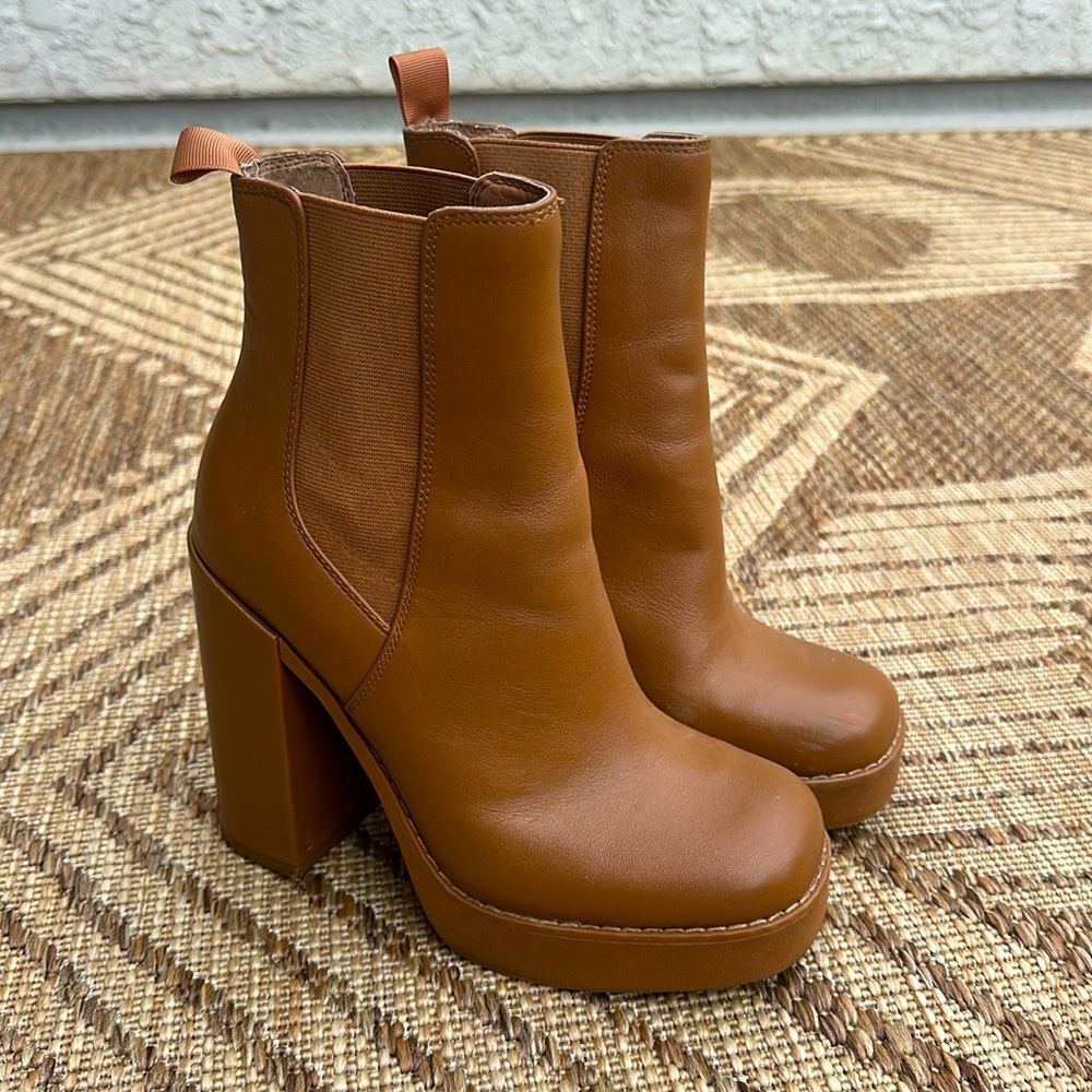 Steve Madden Platform Boots 6.5